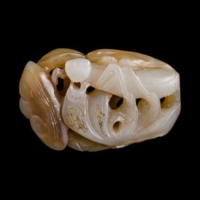 A Chinese carved jade mantis toggle, 19th century