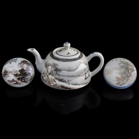 Two Chinese famille rose seal paste boxes and a teapot, Republic period