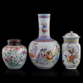 Three Chinese assorted famille rose porcelain items, Qing dynasty/Republic period