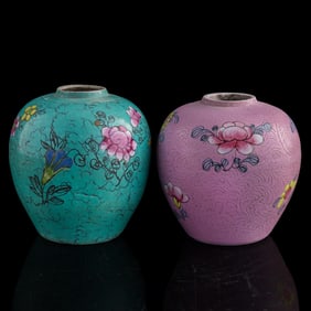 Two Chinese famille rose jars, Qianlong period, Qing dynasty