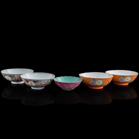 Five Chinese famille rose bowls, early 19th century
