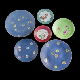 Six assorted Chinese famille rose dishes, 18th/early 19th century