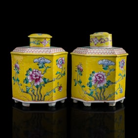 A pair of Chinese yellow-ground famille rose tea canisters, Republic period