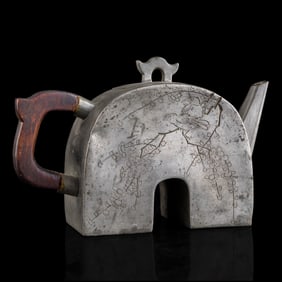 A Chinese pewter teapot, by Yushan, 19th century