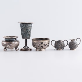 Five assorted Chinese silver items, late 19th century