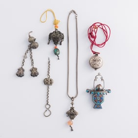 Six assorted Chinese silver items, late 19th century