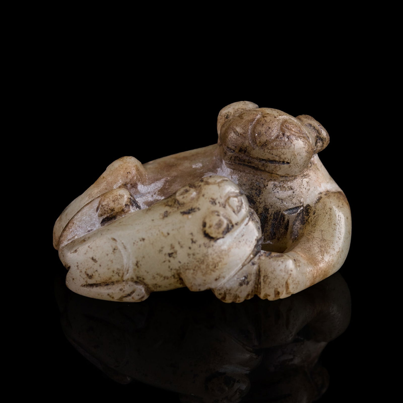 A small Chinese jade carving of two beasts, Ming dynasty (1 of 7)