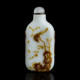 A Chinese brown-overlay white Peking glass snuff bottle, 18th century
