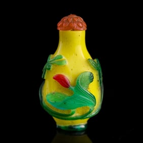 A Chinese multi-color-overlay yellow Peking glass snuff bottle, 18th century