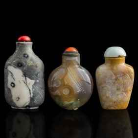 Three assorted Chinese precious stone snuff bottles, 18th/19th century