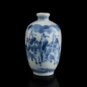 A Chinese blue and white 'figural' snuff bottle, 19th century
