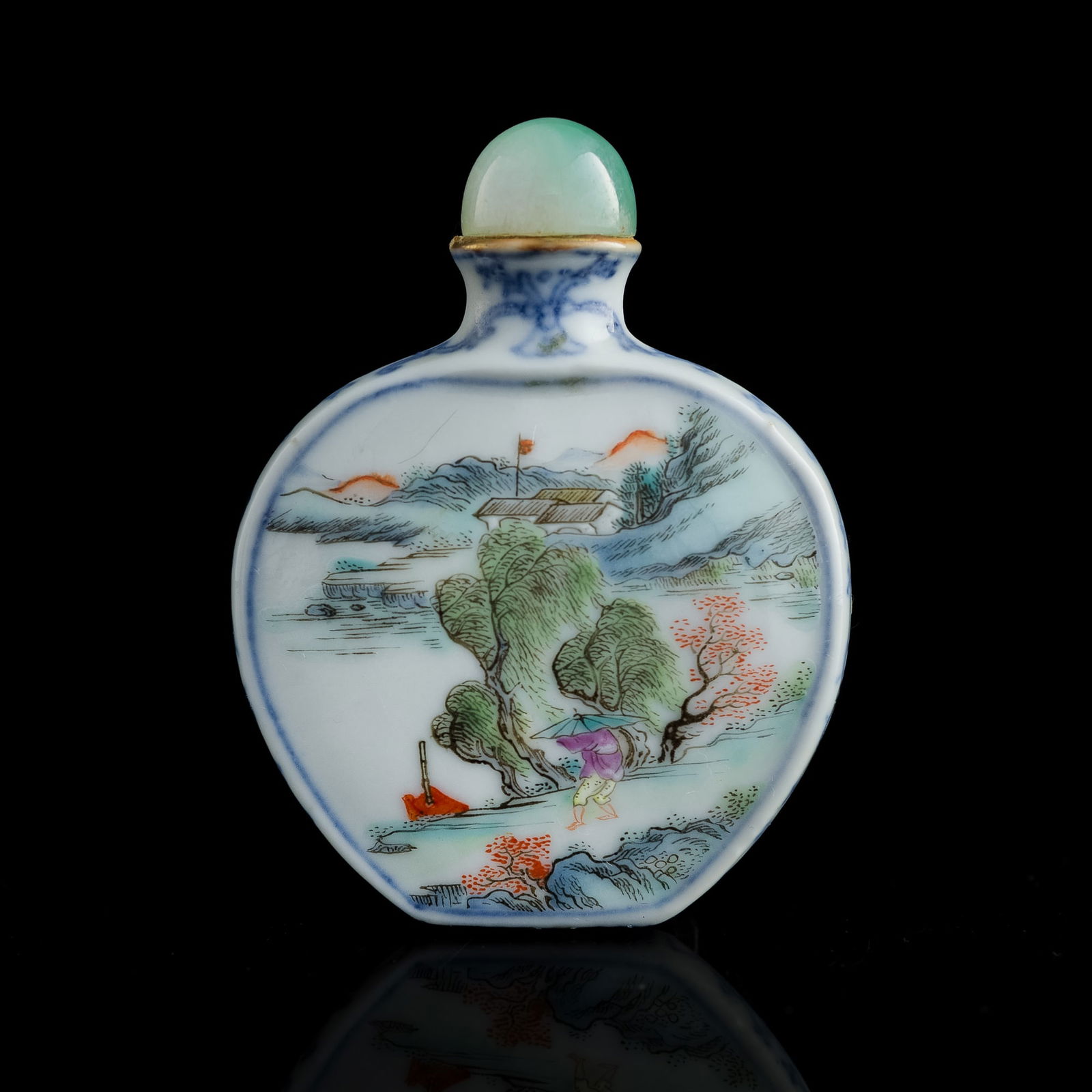 A Chinese blue and famille rose snuff bottle, 19th century (1 of 7)