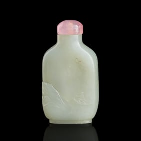 A Chinese white and russet jade snuff bottle, 18th/19th century