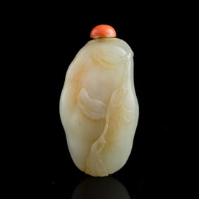 A Chinese white jade melon-shaped snuff bottle, 19th century