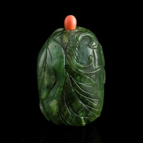 A Chinese spinach jade melon-shaped snuff bottle, 19th century