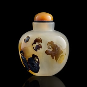 A Chinese carved agate snuff bottle, 19th century