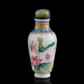 A Chinese Falangcai enameled Peking glass snuff bottle, 19th century