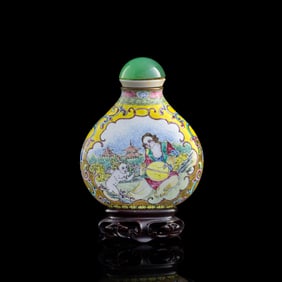 A Chinese painted enamel ‘European figures’ snuff bottle, 19th century or earlier