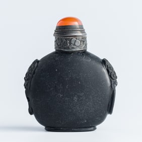 A Chinese carved stone double-handle snuff bottle, early 19th century