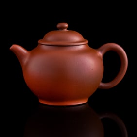 A Chinese Yixing zisha teapot, 19th century