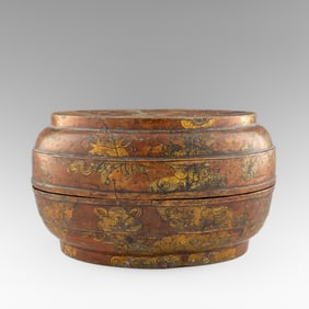 A Chinese gilt-lacquer wooden box, 18th century