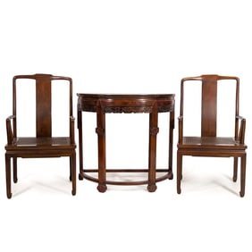 A pair of Chinese hardwood chairs and a half table, Qing dynasty/Republic period