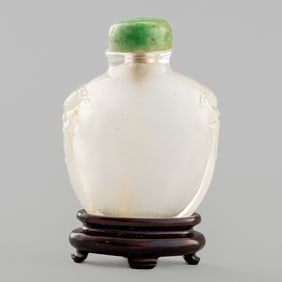 A Chinese crystal snuff bottle, 18th century