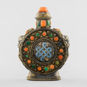 A Chinese silver snuff bottle with precious stone inlay, 19th century
