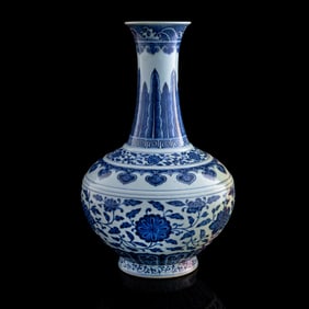 A Chinese blue and white 'scrolling lotus' shang vase, Qianlong period, Qing dynasty