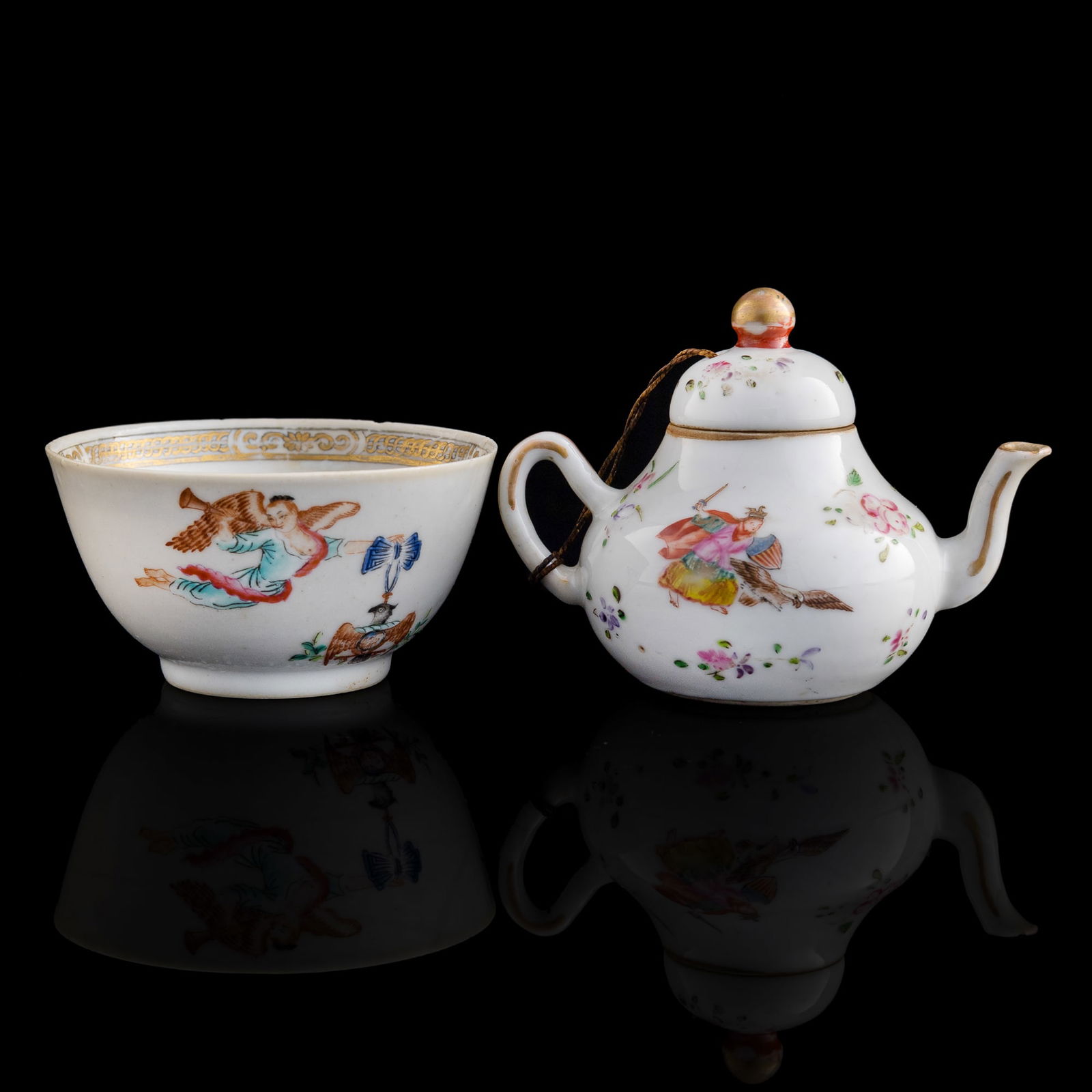 A Chinese export famille rose teapot and cup, early 19th century (1 of 10)