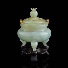 A Chinese jadeite censer, 19th century
