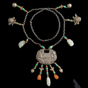 A Chinese silver longevity lock necklace, 19th century
