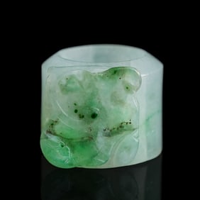 A Chinese jadeite archer's ring, 19th century