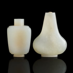 Two Chinese white jade snuff bottles, Qing dynasty