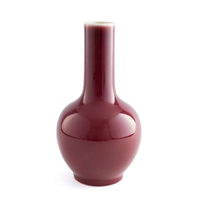 A Chinese red-glazed tianqiu vase, 19th century