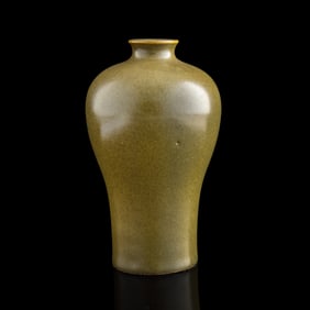 A Chinese tea-dust-glazed meiping vase, 19th century