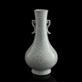 A Chinese Ge-style double-handle vase, possibly Qianlong period, Qing dynasty