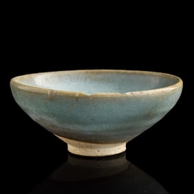 A Chinese Jun ware bowl, Yuan dynasty