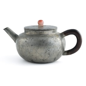 A Chinese pewter teapot, 19th century