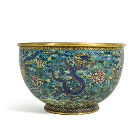 A large Chinese cloisonne 'dragon and phoenix' jar, Early 19th century