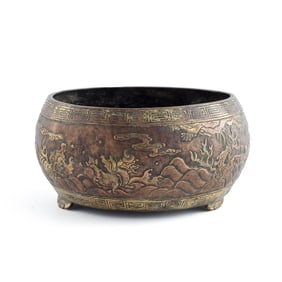 A Chinese gilt-bronze drum-form 'dragon' censer, 17th/18th century