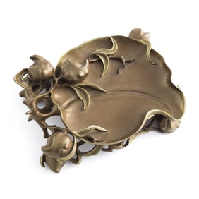 A Chinese lacquer-wood peach-form washer, 19th century