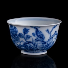 A Chinese blue and white 'flower and bird' cup, 19th century
