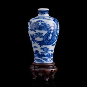 A Chinese blue and white 'dragon' meiping vase, 19th century