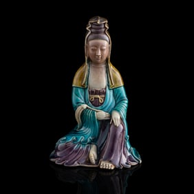 A Chinese sancai-glazed figure of Guanyin, late 18th century