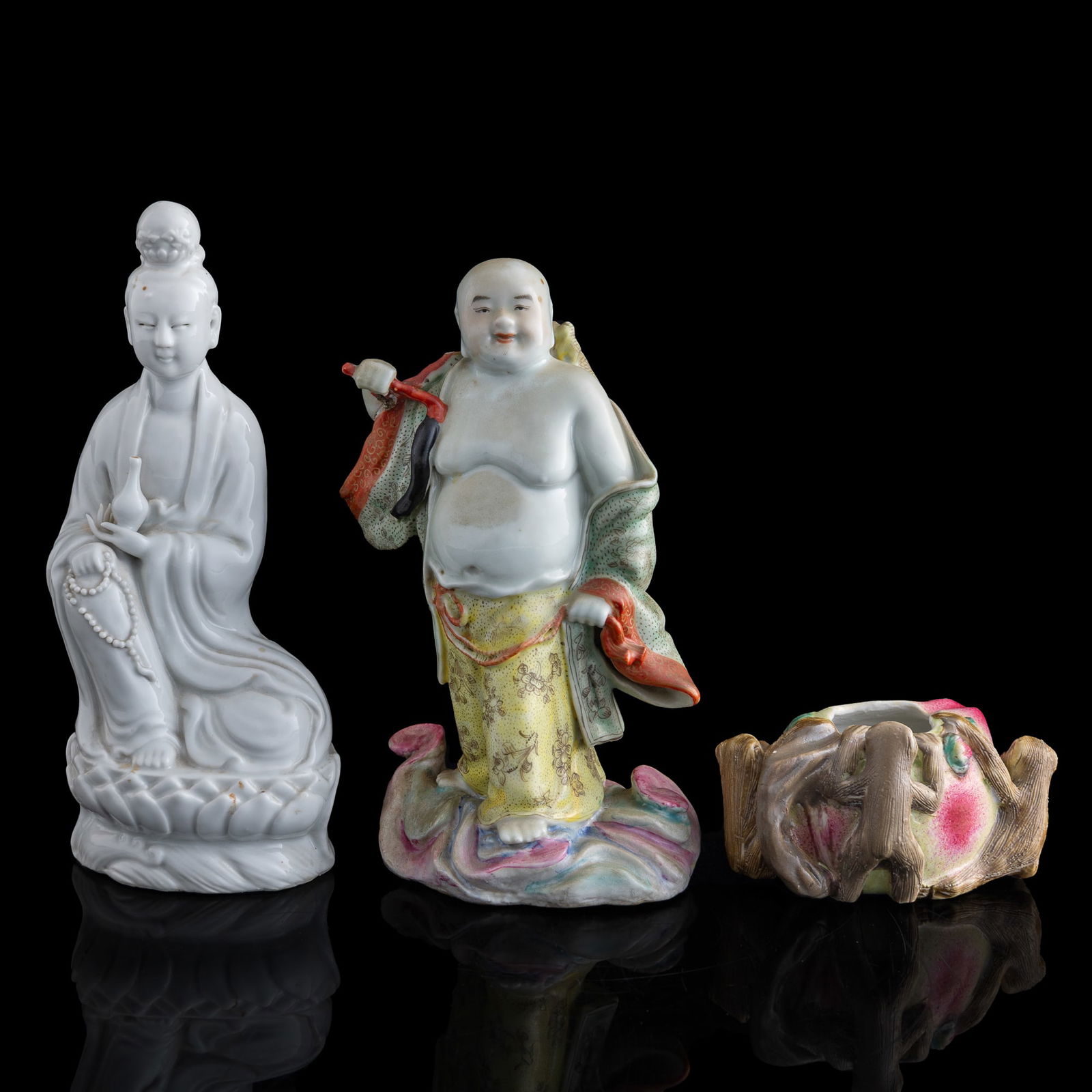 Three Chinese porcelain figures, Qing dynasty/Republic period (1 of 12)