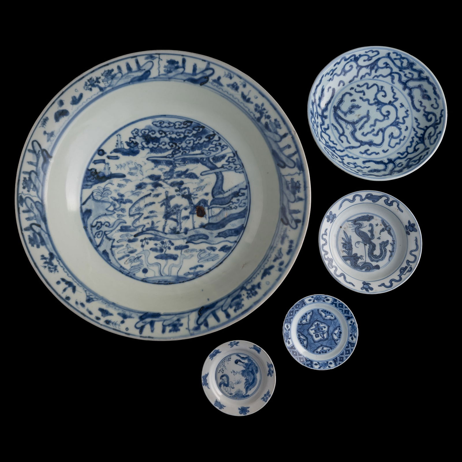 Five Chinese blue and white plates, Ming/Qing dynasty (1 of 14)