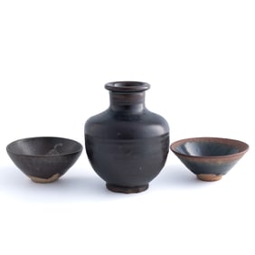 Three Chinese porcelain items, Song/Yuan dynasty