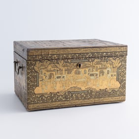 A Chinese export lacquer box, late 19th century