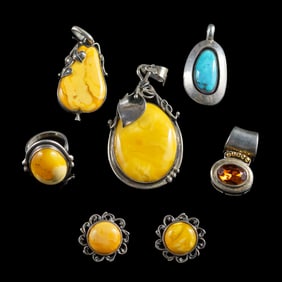 Six Chinese amber-inlaid jewlery and a pendant